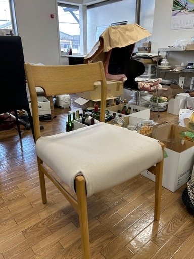 モデルルーム展示品無垢材のダイニングチェア4脚
