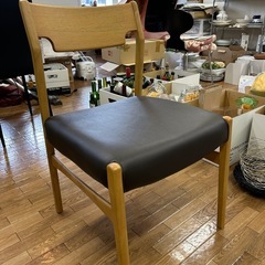モデルルーム展示品無垢材のダイニングチェア4脚の画像