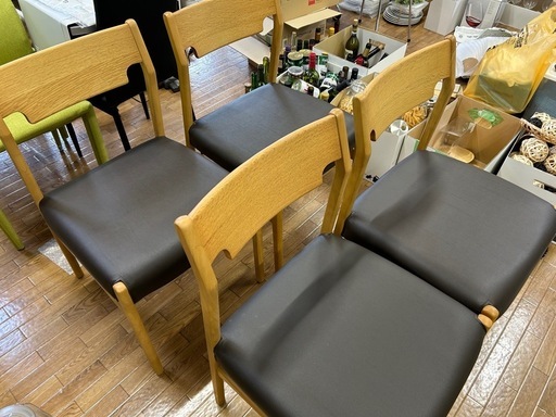 モデルルーム展示品無垢材のダイニングチェア4脚