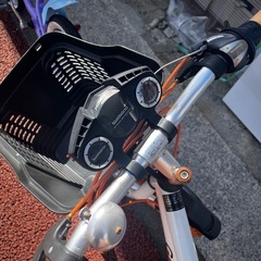 万代店 GRAPHIS グラフィス 自転車 22インチ ジュニアクロスバイク 6段ギア オレンジの画像