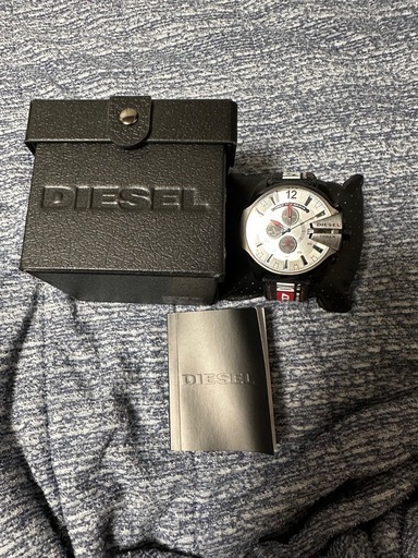 譲渡者
決定DIESEL腕時計