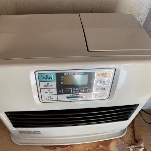 石油ストーブ　
ファンヒーター