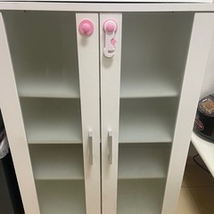 食器棚の画像