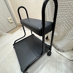 フットワゴン*フットネイル台の画像