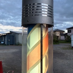 床屋さん　サインポール　くるくる回るの画像
