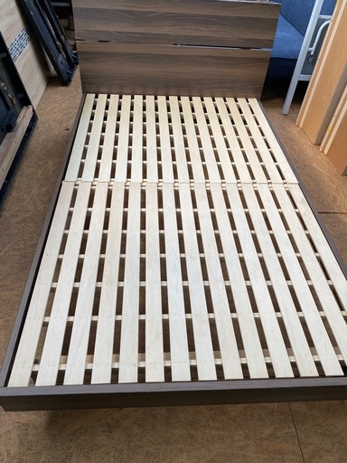 セミダブルベッドフレーム（ブラウン）