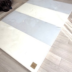 Caraz thesun カラズ プレイマット シームレス 4段 140×200cm ベビーマット 防音 厚手 赤ちゃん 育児 ベビー 足音　騒音 対策 マンション 子供 マット ザサン 折りたたみ の画像
