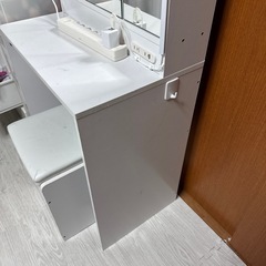 ドレッサー訳ありの画像