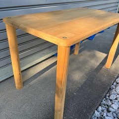 ナチュラル 木製 小さめの机の画像