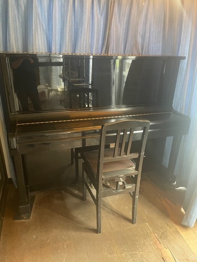 11月の上旬に受け渡し可　カワイ（KAWAI）ピアノ　アップライトピアノ　年代物