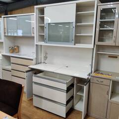 【愛品倶楽部柏店】シギヤマ家具工業 2枚スライド扉キッチンボード 幅140cmの画像