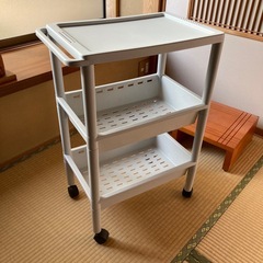 キャスター付きワゴンの画像