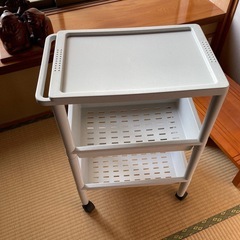 キャスター付きワゴンの画像