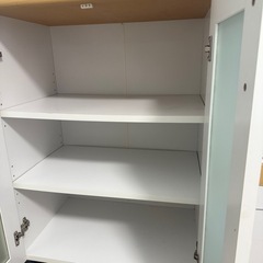 食器棚の画像