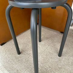 ★リユースのサカイ高崎店★TJ13007 (株)良品計画 椅子 グレー H45.5×D28.5×W28.5 クリーニング済みの画像