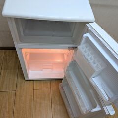 2ドア冷蔵庫■88L 右開き■ユーイング U-ING UR-D90H-W■2015年製■駒ヶ根市の画像