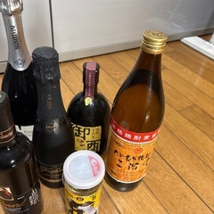 お酒　大量　まとめ　ブランデー　ワイン　焼酎　日本酒の画像