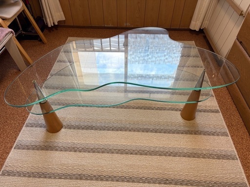 ガラステーブル