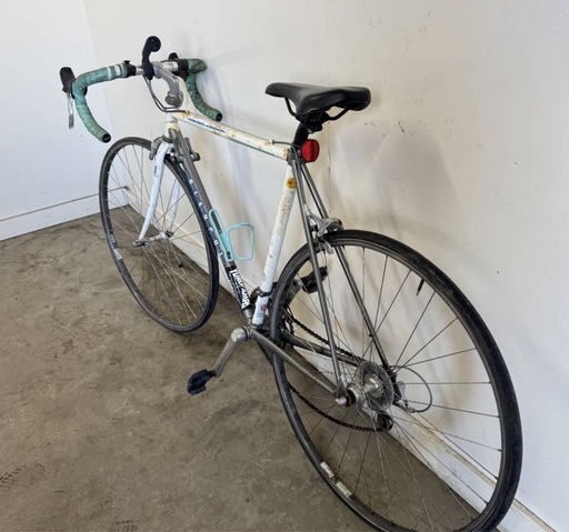 A-194△ 岐阜発/ Bianchi/ ビアンキ/ ロードバイク/ 2×6段変速/ タイヤ破損等あり/ 6速入りません/ サビあり/ 現状品/ 管10b/ R7.2/7 △