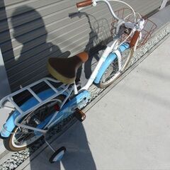 E573★　9000円★整備済み 中古子供自転車 ホワイト　ブルー　補助輪付き【18インチ 】の画像