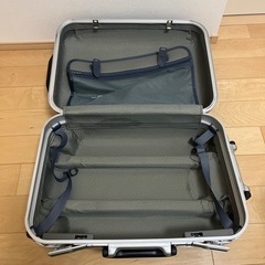 キャリーケース　スーツケースの画像