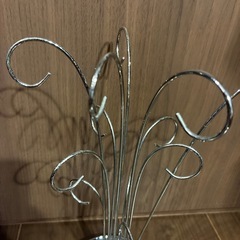 アクセサリー　ジュエリー　スタンド　金属製の画像