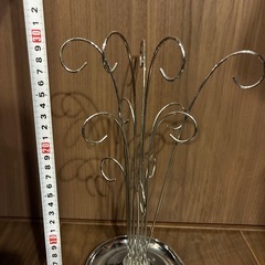 アクセサリー　ジュエリー　スタンド　金属製の画像