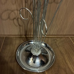 アクセサリー　ジュエリー　スタンド　金属製の画像