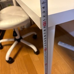 机と椅子　パソコンデスク　キャスター付きチェア　デスクチェアの画像