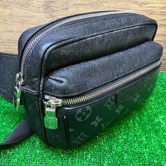 【LOUIS VUITTON（ルイ・ヴィトン）】 バムバッグアウトドア / ウエストバッグ　　の画像