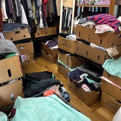 お洋服　大量にありますの画像