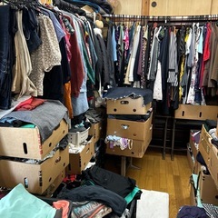 お洋服　大量にありますの画像