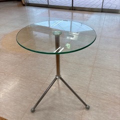 美品　ガラステーブル　クロス付きの画像