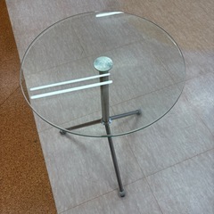 美品　ガラステーブル　クロス付きの画像