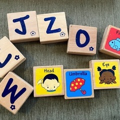 知育玩具　英語の積木ボードの画像