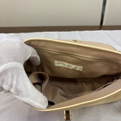 美品grove ベージュ ショルダーバッグ 合成皮革中古品の画像