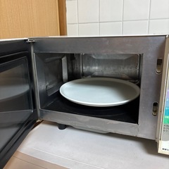 冷蔵庫、電子レンジの画像