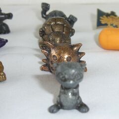 【昭和レトロ】メタルフィギュア まとめて17点 食玩 カプセルトイ ロボット 怪獣など　の画像