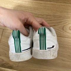 adidasスニーカーの画像