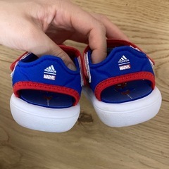 adidas スパイダーマン　サンダルの画像