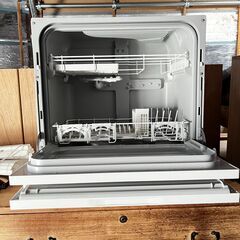 パナソニック 電気食器洗い乾燥機 NP-TH4-W 2023年の画像
