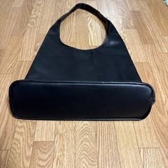 合成皮黒バックの画像