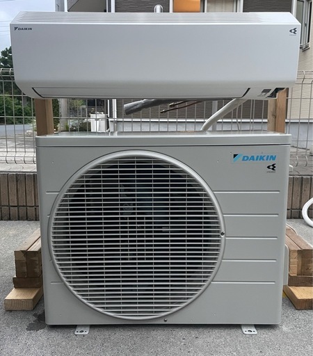 お取引き終了！　　　　　　　　　　　 DAIKINエアコン2022年製2.2kw6畳用〜
