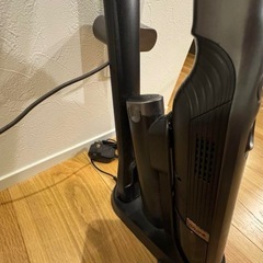 【美品】Sharkスティッククリーナーハンディタイプ　コードレス掃除機の画像