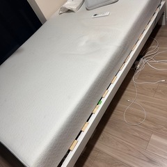 ベッドの画像