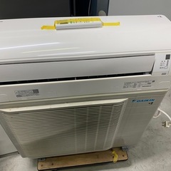 お薦め品‼️分解洗浄済み‼️ダイキンエアコン14-16畳用4.0kW2023年の画像