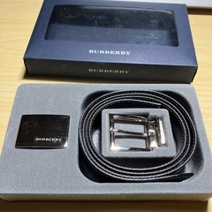 Burberry男性用ベルトの画像