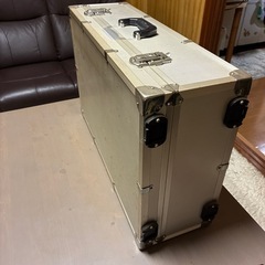 ジェラルミンケースの画像