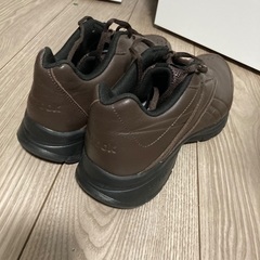 ほぼ新品🔴Reebok🔴革靴スニーカー26センチの画像