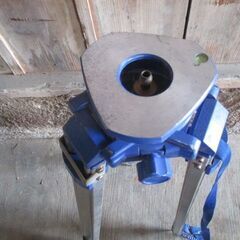 三脚 スタンド 測量用三脚 測量用品 工事 土木建築建設現場　 仕舞時（103㎝）の画像